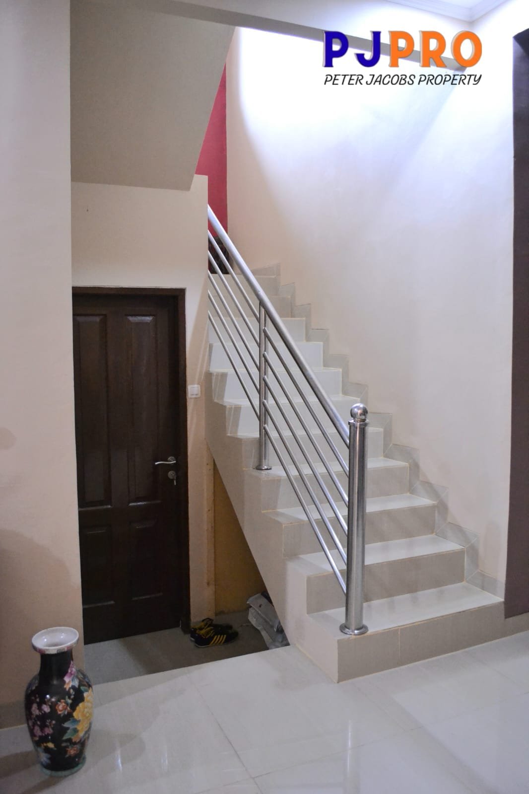 Rumah 2 ,5 Lantai Di Cluster Harapan Indah Bekasi Barat (Semi Furnish)