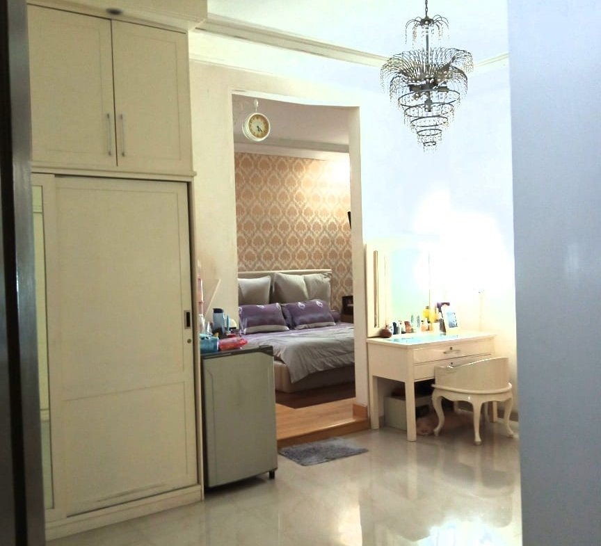 Rumah 2 ,5 Lantai Di Cluster Harapan Indah Bekasi Barat (Semi Furnish)