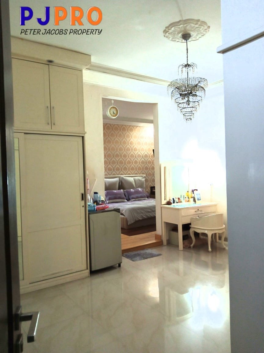 Rumah 2 ,5 Lantai Di Cluster Harapan Indah Bekasi Barat (Semi Furnish)