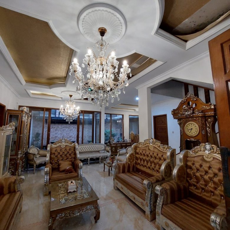 Rumah 2,5 Lantai (Full Furnish) Taman Heliconia Kota Harapan indah Bekasi