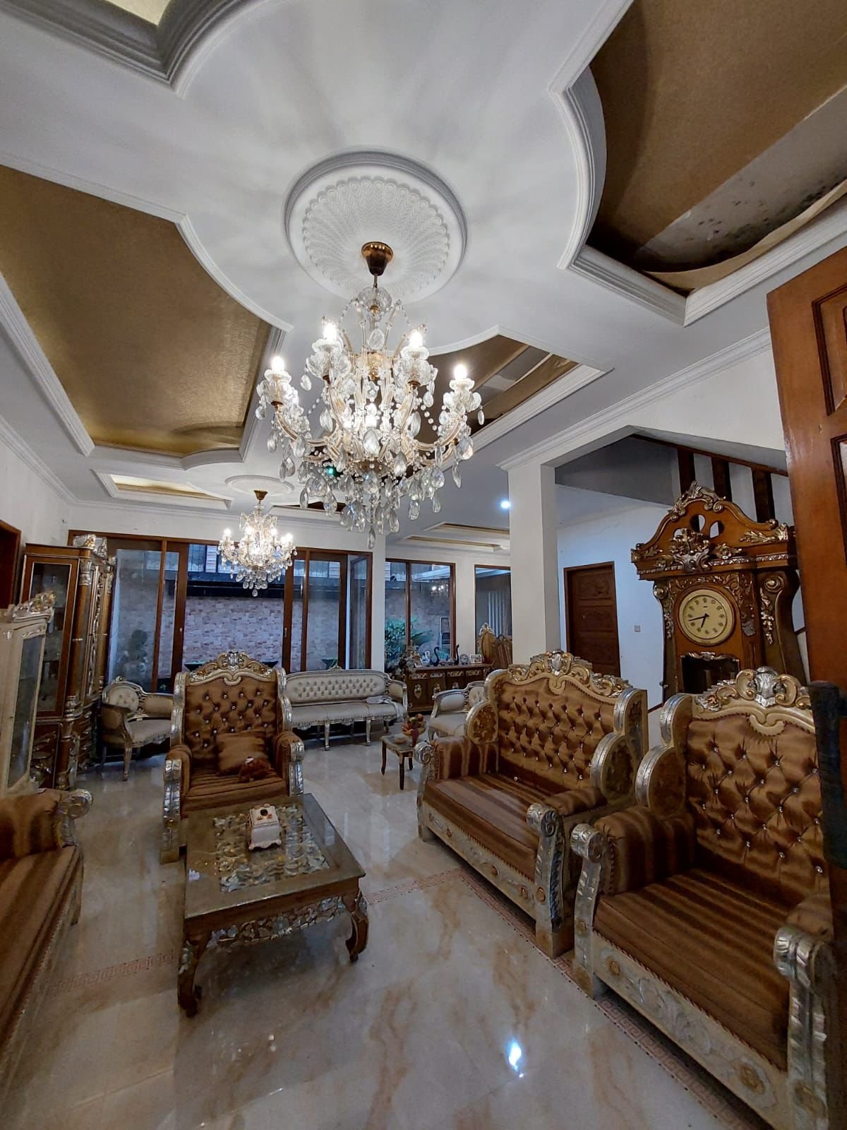 Rumah 2,5 Lantai (Full Furnish) Taman Heliconia Kota Harapan indah Bekasi