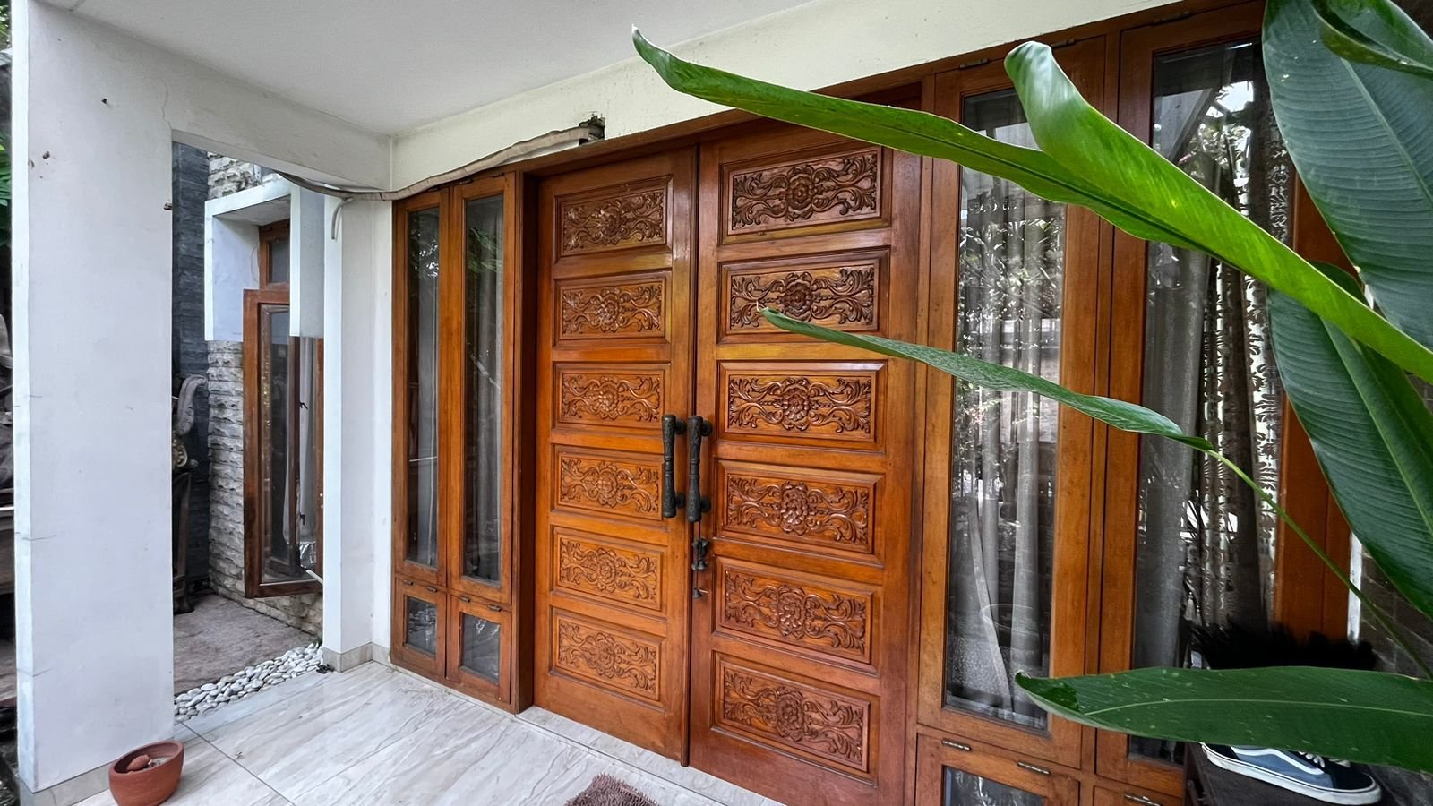 Rumah 2,5 Lantai (Full Furnish) Taman Heliconia Kota Harapan indah Bekasi