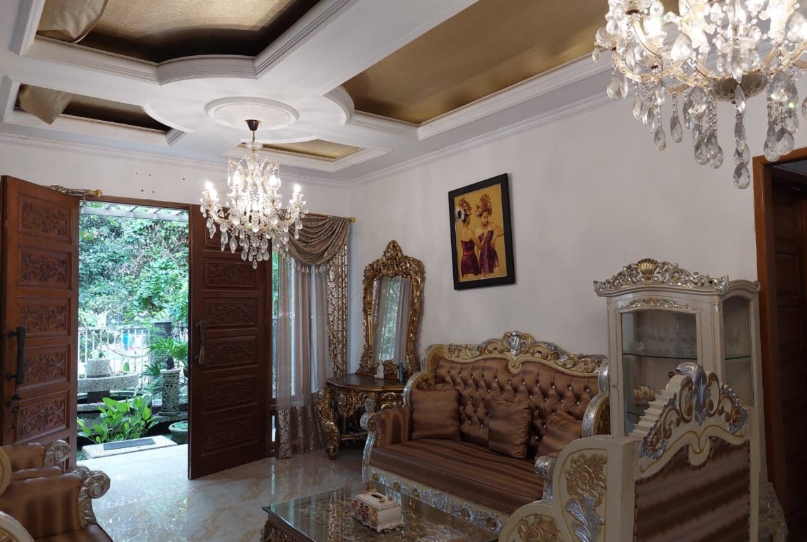 Rumah 2,5 Lantai (Full Furnish) Taman Heliconia Kota Harapan indah Bekasi