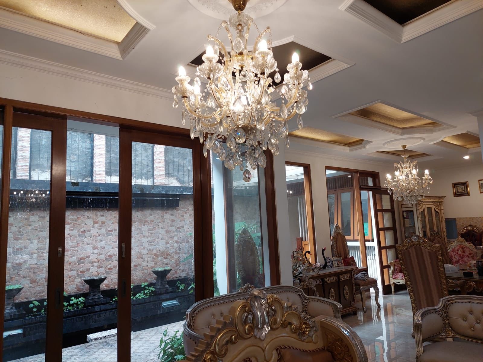 Rumah 2,5 Lantai (Full Furnish) Taman Heliconia Kota Harapan indah Bekasi